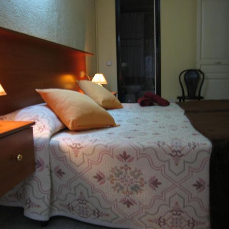 Pension Colmenero Barcelona Buitenkant foto