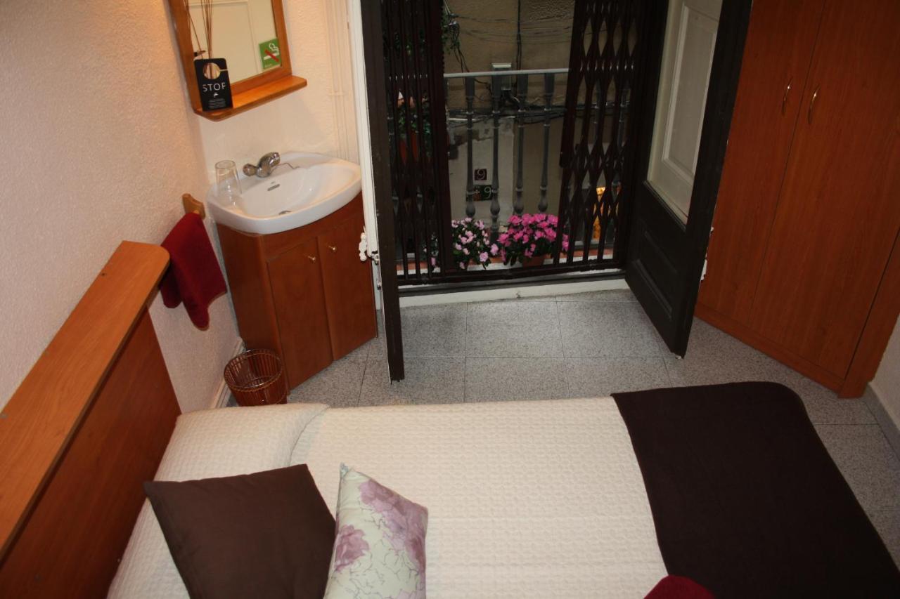 Pension Colmenero Barcelona Kamer foto
